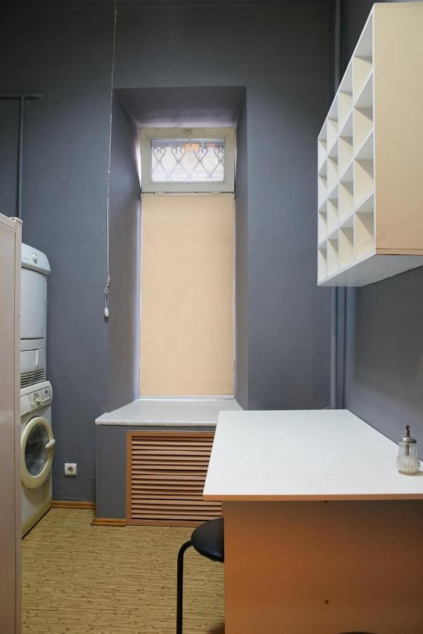 Night & Day Hostel Kiev Extérieur photo
